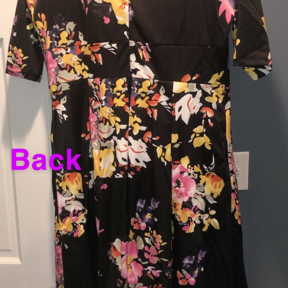 Dress - Picture 4 of 4